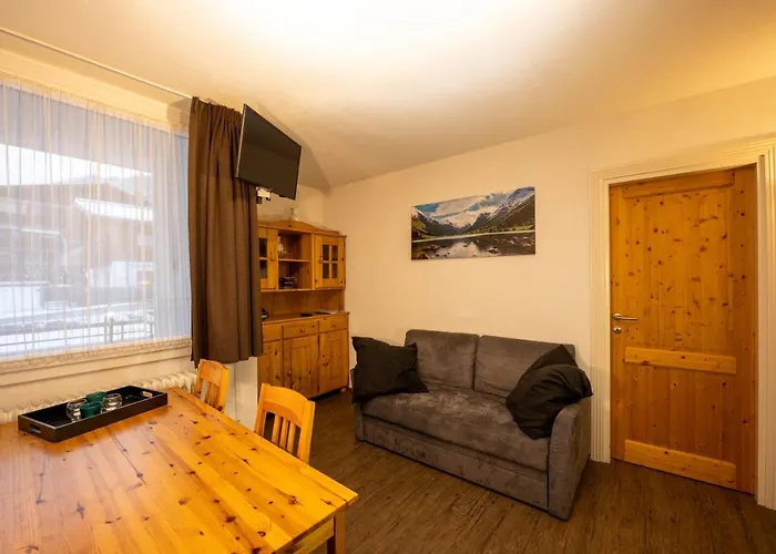 Alex アパート カプルーン